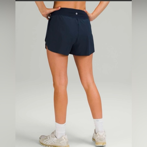 Lululemon Find Your Pace Lined High-Rise Short
3"'
True Navy
Size 4 - Picture 4 of 7